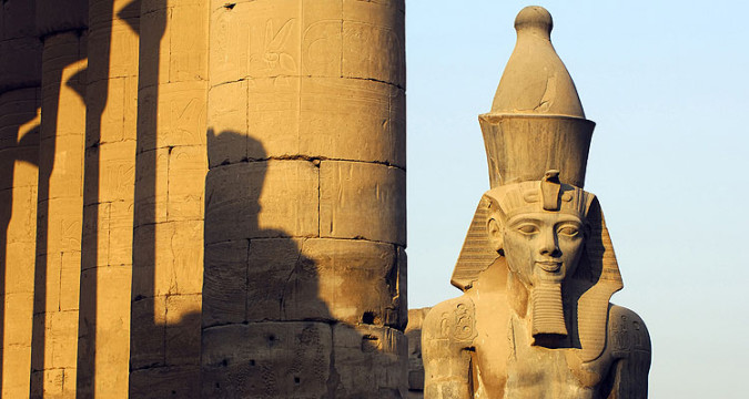 Egypte, Louxor, le temple de Louxor, cour de Ramses II